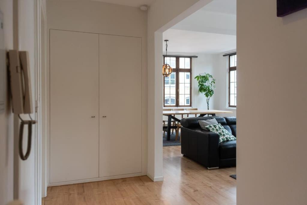 The View - Spacious 2 Bdr Appt In With View Antuérpia Exterior foto